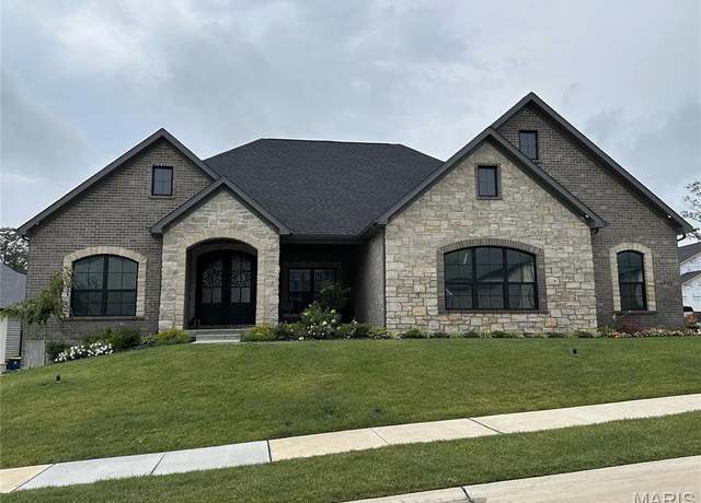 Property at 11906 Santino Ct, Creve Coeur, MO 63141, 4 beds, 3.5 baths