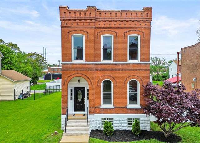Property at 2733 Rutger St, St Louis, MO 63104, 3 beds, 2.5 baths