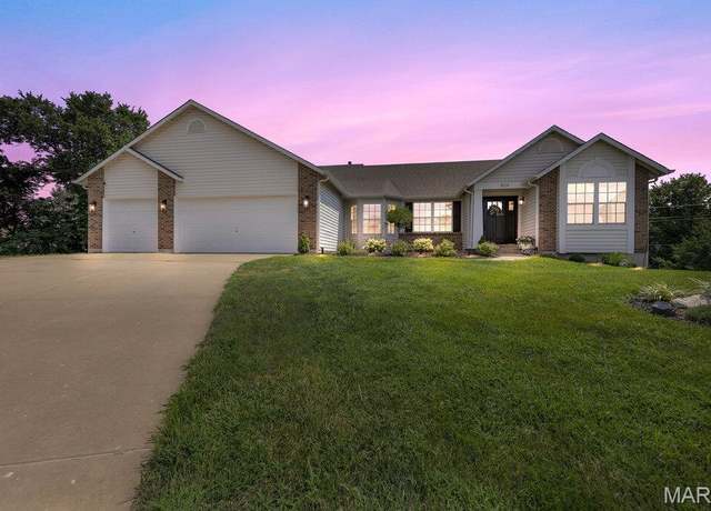 Property at 824 Whisper Creek Ct, Wentzville, MO 63385, 3 beds, 2 baths