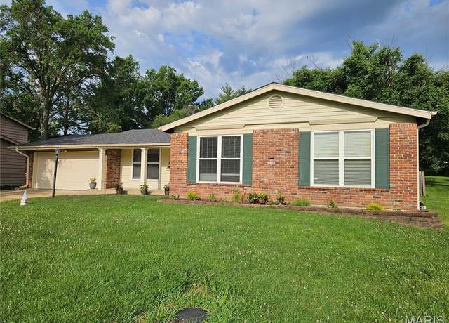 Property at 15451 Duxbury Way, Chesterfield, MO 63017, 4 beds, 3 baths