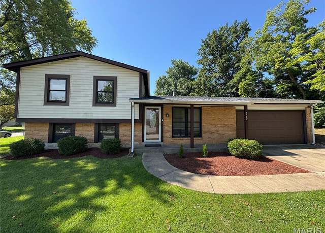 Property at 300 Mill Pond Dr, MO 63366, 4 beds, 2 baths