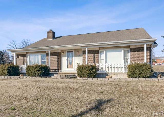 Property at 219 Cypress St, Park Hills, MO 63601, 5 beds, 3 baths