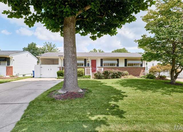 Property at 1045 Bellarmine Ln, Florissant, MO 63031, 3 beds, 3 baths