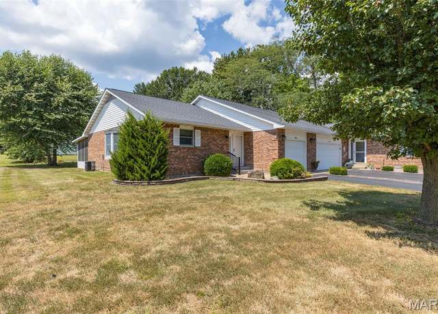 Property at 313 W Green Tree, Farmington, MO 63640, 2 beds, 2 baths