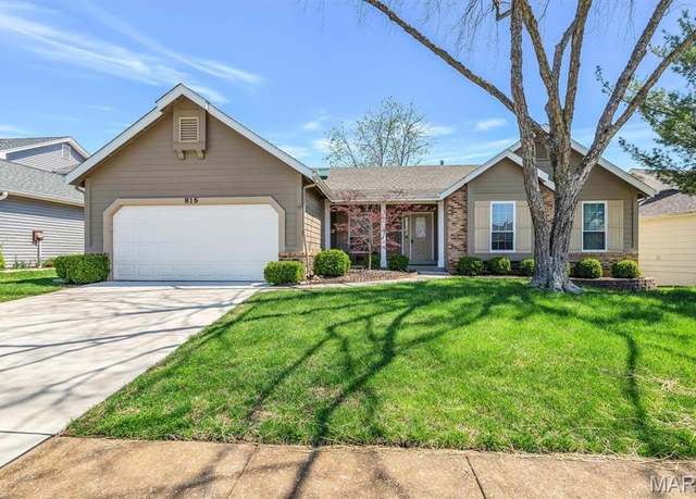 Property at 815 Kentridge Ct, Ballwin, MO 63021, 3 beds, 2.5 baths