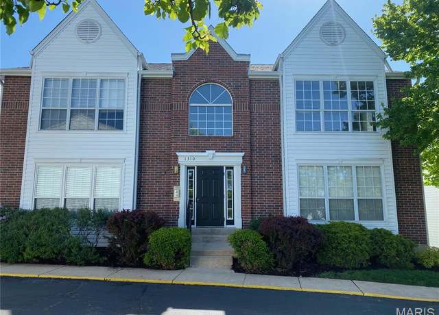Property at 1310 Crossings Ct Unit B, Ballwin, MO 63021, 2 beds, 2 baths