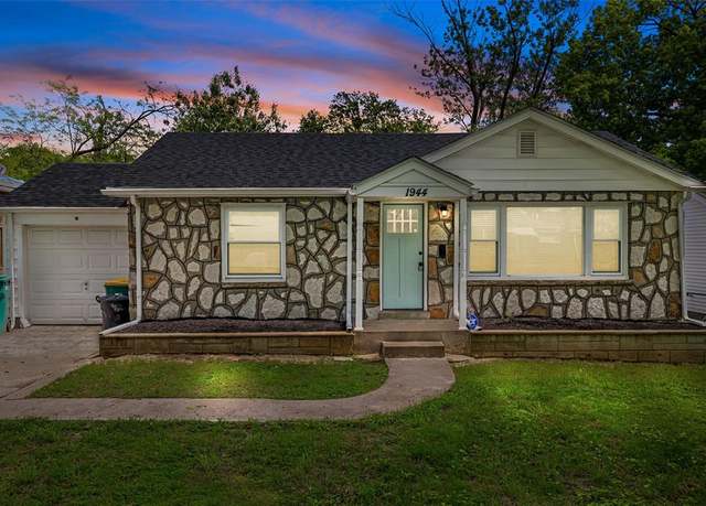 Property at 1944 Vinita Dr, Hanley Hills, MO 63114, 2 beds, 1 bath