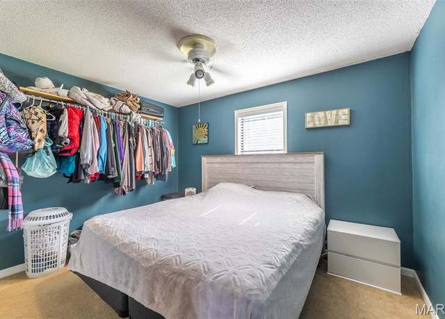 Property at 110 Hampton Ct Ct, Poplar Bluff, MO 63901, 3 beds, 2 baths