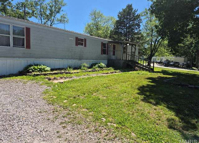 Property at 19518 Debby St, Warrenton, MO 63383, 3 beds, 2 baths