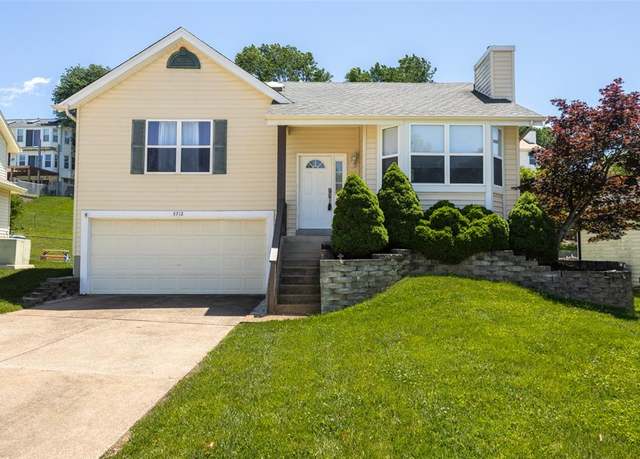 Property at 5712 Sundesert Cir, St Louis, MO 63129, 3 beds, 2 baths