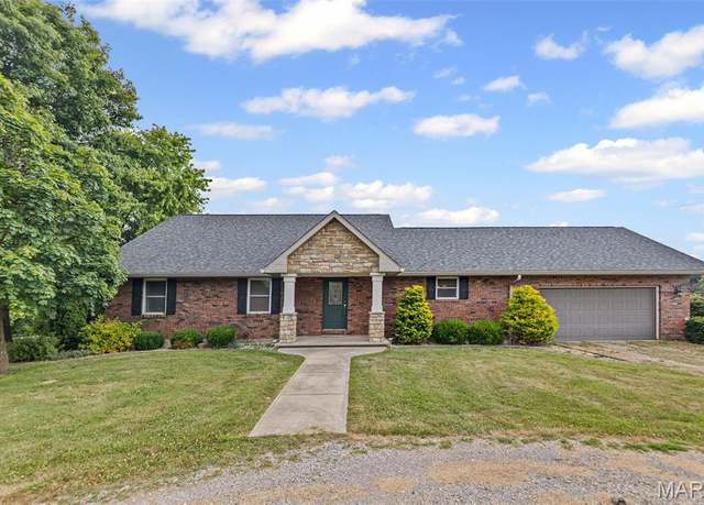 Property at 4600 Wessel Ln, Millstadt, IL 62260, 2 beds, 3 baths