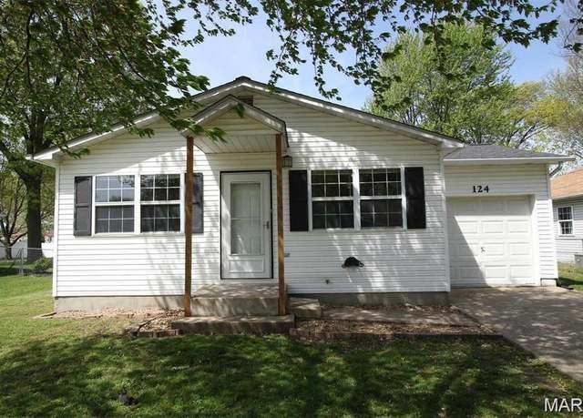 Property at 124 Greenview St, Wood River, IL 62095, 3 beds, 1 bath