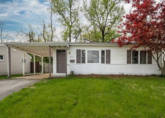 Property at 236 Ballwin Ave, Ballwin, MO 63021, 3 beds, 1 bath