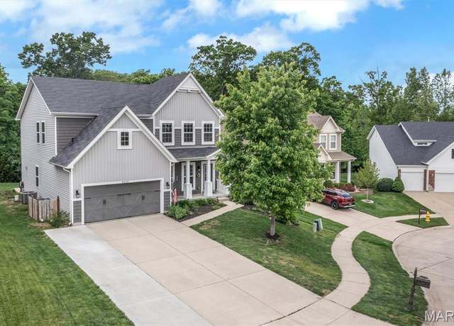 Property at 4035 Riverdell Dr, Wentzville, MO 63385, 5 beds, 3.5 baths