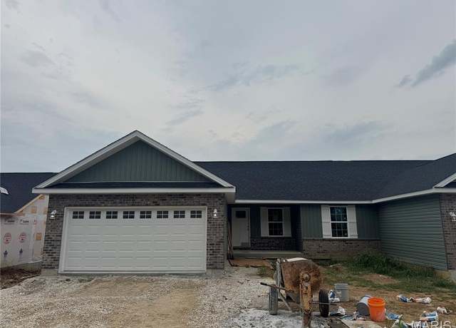Property at 280 Railroad St, Moscow Mills, MO 63362, 3 beds, 2 baths
