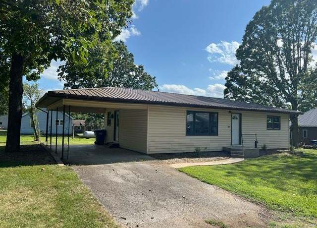 Property at 106 Martin St, Licking, MO 65542, 2 beds, 1 bath