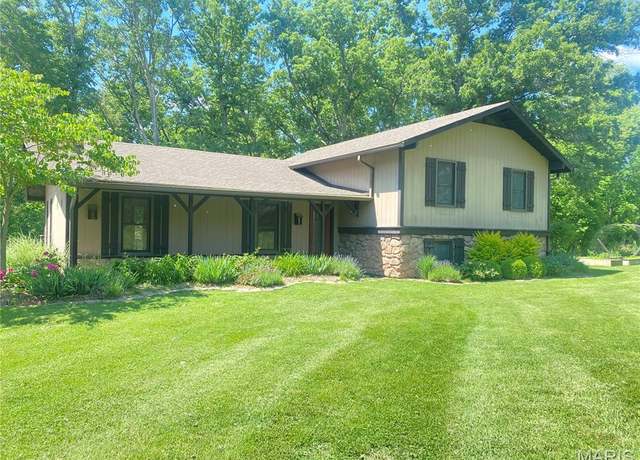 Property at 3019 Cedar Ridge Ln, Waterloo, IL 62298, 3 beds, 3 baths