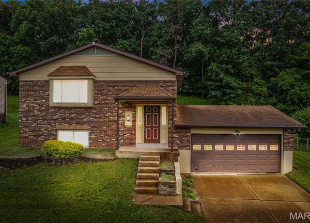 Property at 1658 Sparrow Point Ln, Fenton, MO 63026, 3 beds, 2.5 baths