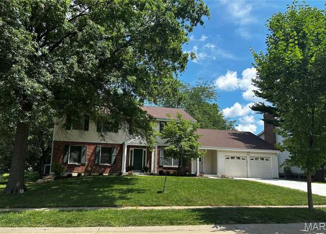 Property at 2056 Meadowbrook Way Dr, Chesterfield, MO 63017, 4 beds, 2.5 baths