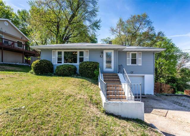 Property at 51 Grandview Dr, Collinsville, IL 62234, 3 beds, 2 baths