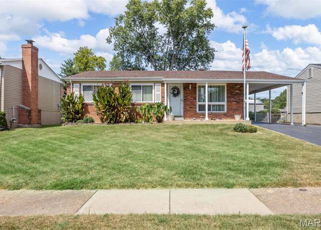 Property at 11825 Brookmont Dr, Maryland Heights, MO 63043, 3 beds, 2 baths