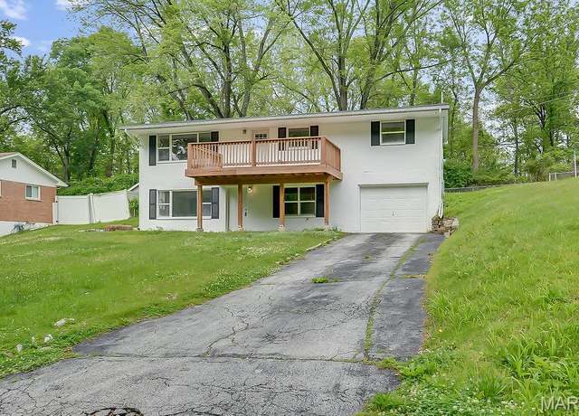 Property at 43 Highview Ln, Belleville, IL 62223, 4 beds, 1.5 baths