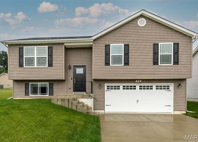 Property at 424 Triathlon Dr, Foristell, MO 63348, 3 beds, 2 baths