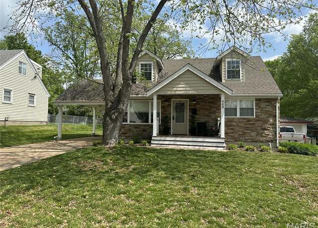 Property at 448 Chamberlin Dr, Ballwin, MO 63021, 3 beds, 2.5 baths