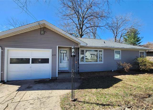 Property at 639 N 38th St, Belleville, IL 62226, 2 beds, 1 bath