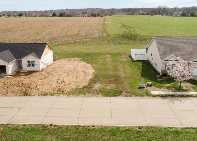 Property at 1562 Orchard Lakes Cir, Belleville, IL 62220