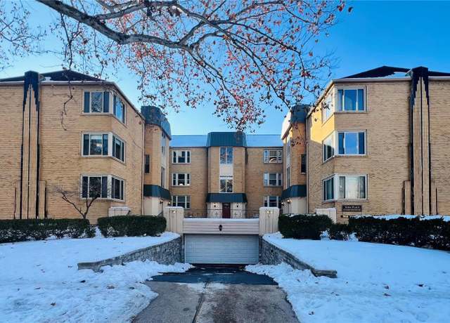 Property at 7544 York Dr Unit 3E, St Louis, MO 63105, 2 beds, 1.5 baths