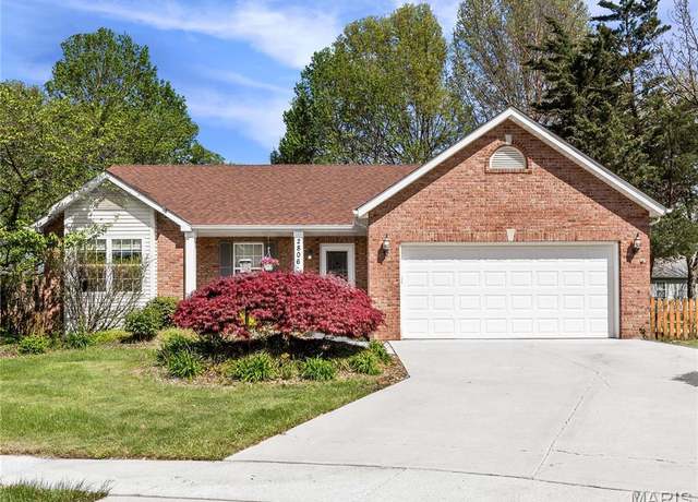 Property at 2806 Hunters Crossing Dr, Edwardsville, IL 62025, 3 beds, 3 baths