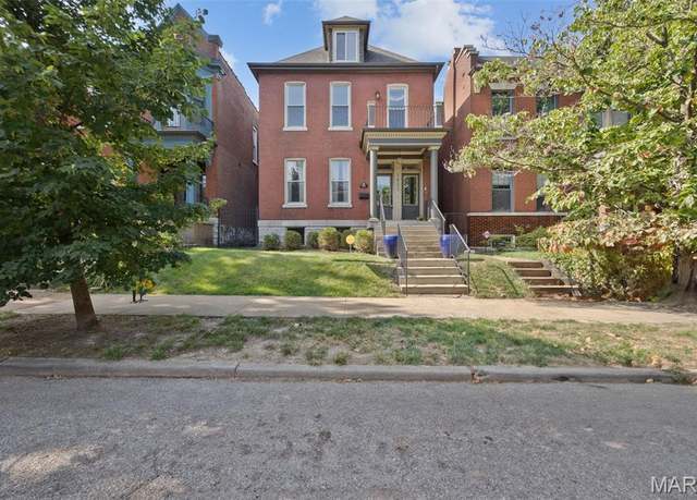 Property at 3822 Humphrey St, St Louis, MO 63116, 4 beds, 3.5 baths