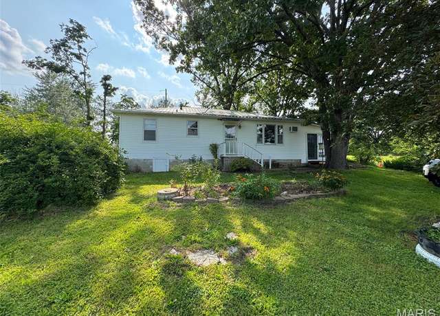 Property at 102 Affolter St, Newburg, MO 65550, 2 beds, 1 bath