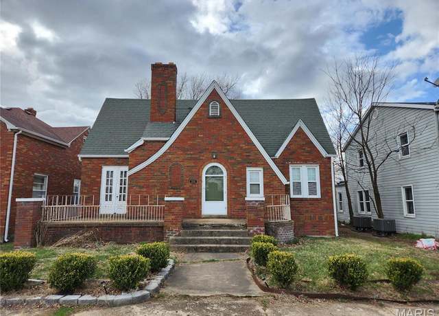 Property at 210 Linn St, Belle, MO 65013, 4 beds, 1 bath