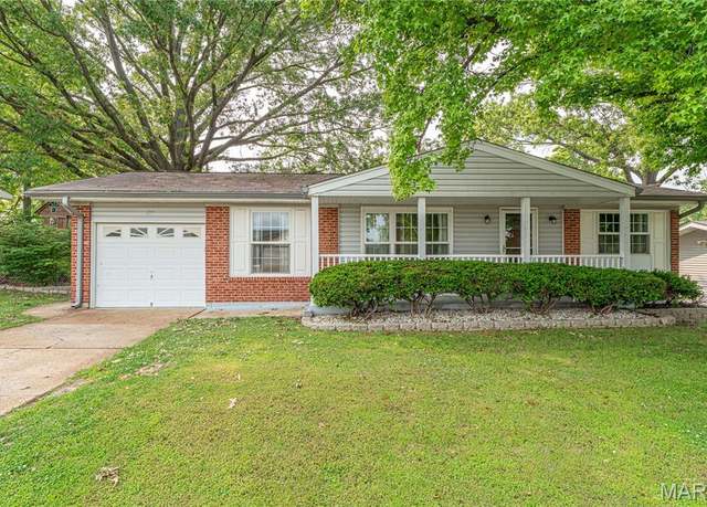 Property at 378 Phoenix Dr, St Louis, MO 63129, 3 beds, 2 baths