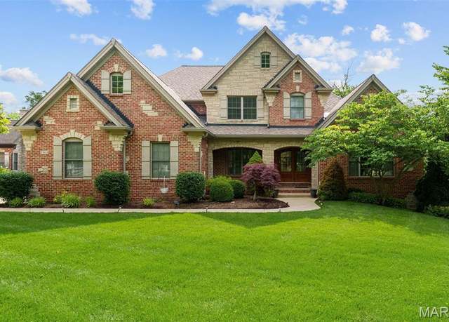 Property at 2 Romany Park Ln, Olivette, MO 63132, 5 beds, 5.5 baths