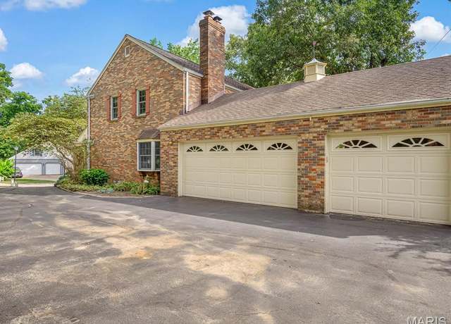 Property at 307 John Henry St, Belleville, IL 62220, 4 beds, 2.5 baths