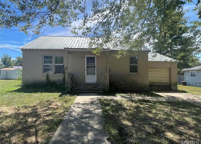 Property at 813 E Jack St, Salem, MO 65560, 2 beds, 1 bath