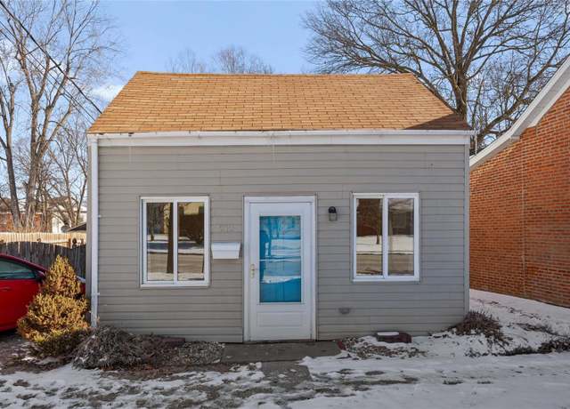 Property at 212 Mascoutah Ave, Belleville, IL 62220, 1 bed, 1 bath