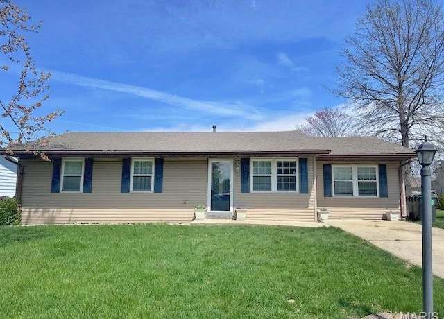 Property at 219 Perrottet Dr, Mascoutah, IL 62258, 3 beds, 1.5 baths