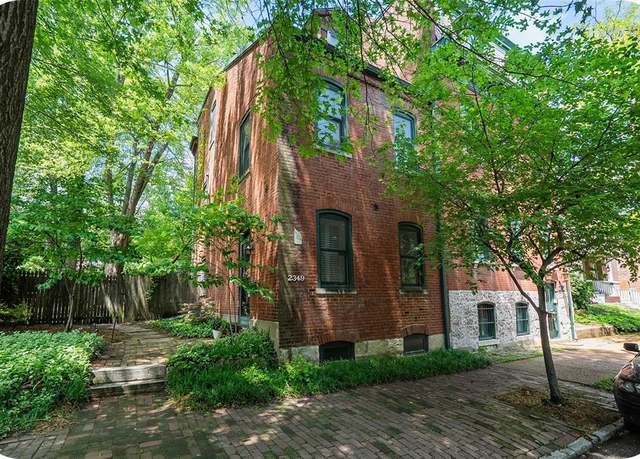 Property at 2349 S 11th St, St Louis, MO 63104, 3 beds, 2.5 baths