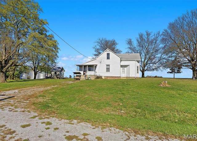 Property at 3037 Blumberg Rd, Marine, IL 62061, 2 beds, 1 bath