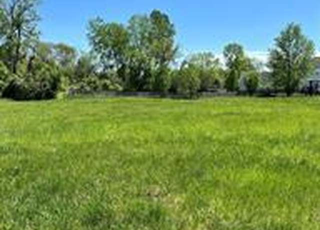 Property at 1413 Fairwood Dr, Belleville, IL 62220