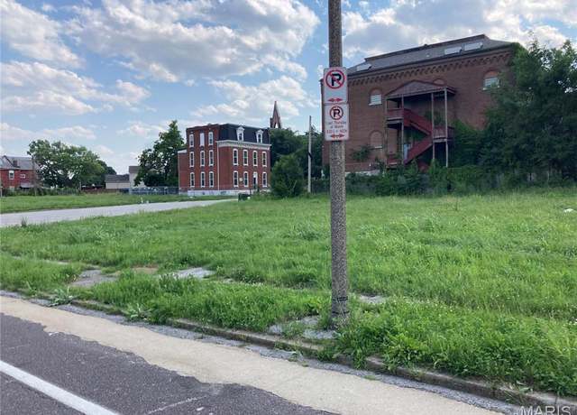 Property at 1516 Benton St, St Louis, MO 63106