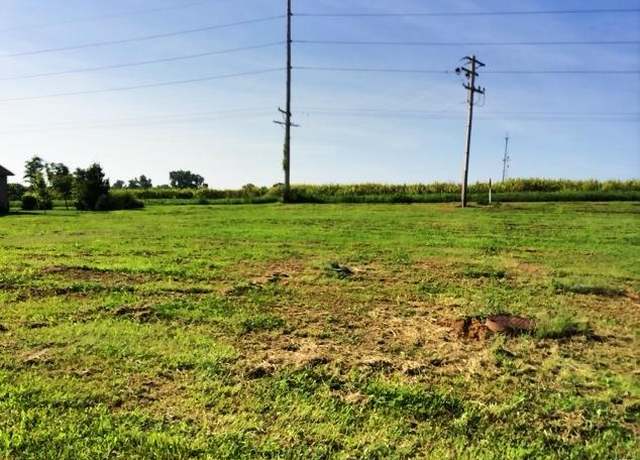 Property at 436 Bluff Meadows Dr, Valmeyer, IL 62295