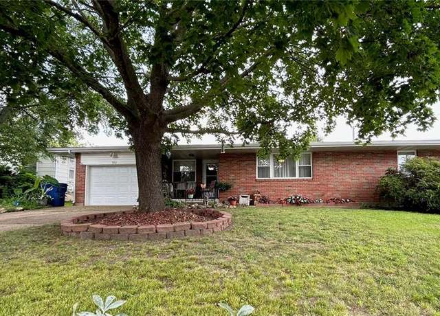 Property at 102 W Center St, Salem, MO 65560, 2 beds, 2 baths
