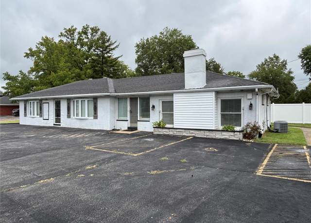 Property at 2 Sheryl Dr, Fairview Heights, IL 62208, 2 beds, 1.5 baths