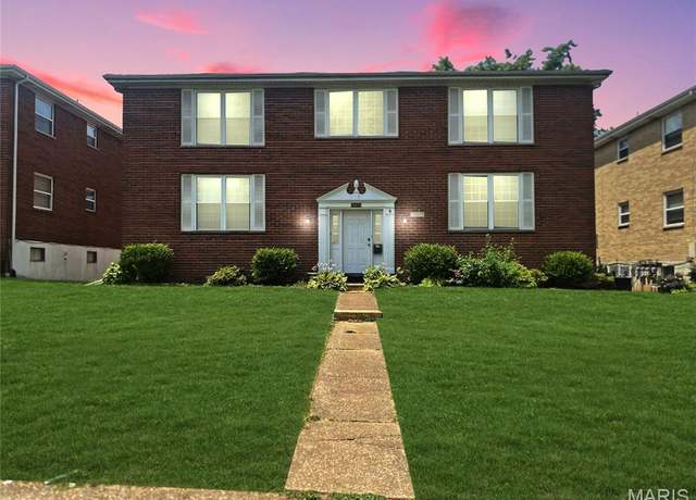 Property at 10078 Puttington Dr, St Louis, MO 63123, 7 beds, 5 baths