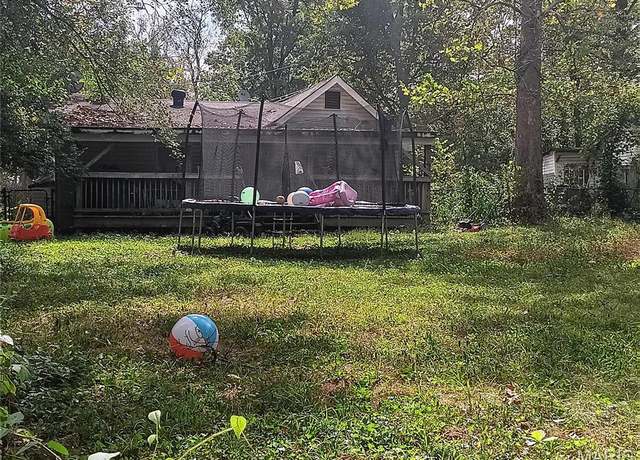 Property at 8701 Hilltop Ln, Dittmer, MO 63023, 2 beds, 1 bath
